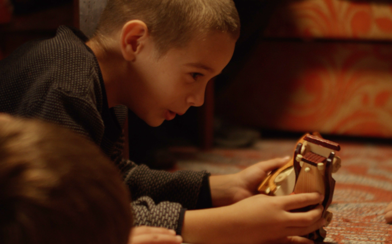 IZIDOR – A Tender Glimpse into a Hidden Past.