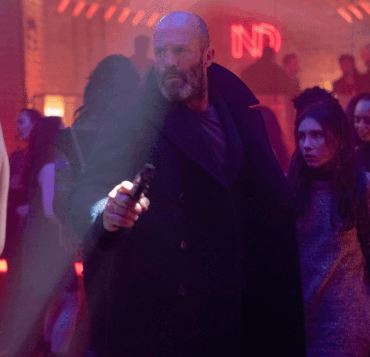 Shelter – A Quiet Bond Beneath the Noise of a Familiar Storm